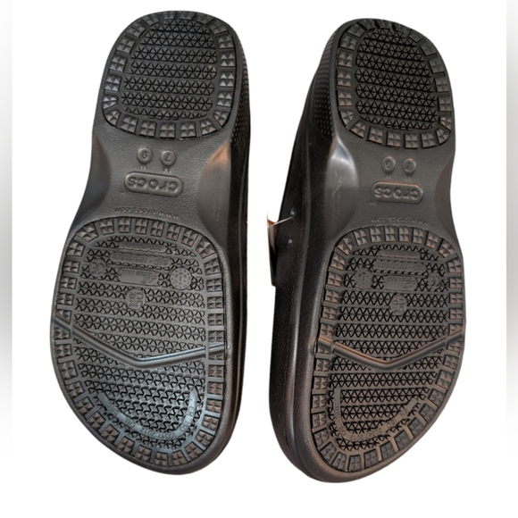 On The Clock Slip Resistant Slip On unisex Crocs - Picture 8 of 12